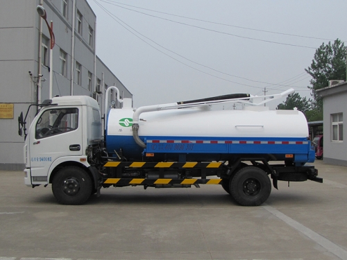 固原5095GXE吸粪车
